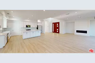 8456 N Camelia Ct, Winnetka, CA 91306 - Photo 1