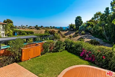 424 Lombard Ave, Pacific Palisades, CA 90272 - Photo 1