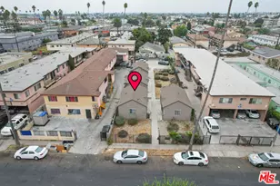 636 W 81st St, Los Angeles, CA 90044 - Photo 1