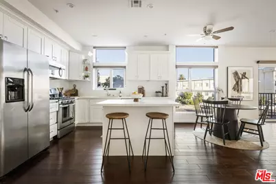 155 S Oxford Ave #201, Los Angeles, CA 90004 - Photo 1