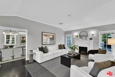 560 N Croft Ave, West Hollywood, CA 90048 - Photo 1