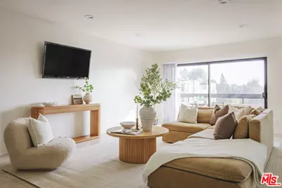 4829 Whitsett Ave #301, Valley Village, CA 91607 - Photo 1