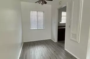 10812 S Manhattan Pl, Los Angeles, CA 90047 - Photo 1