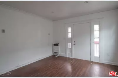 1056 W 42nd Pl, Los Angeles, CA 90037 - Photo 1
