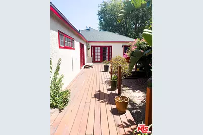 1975 S Crescent Heights Blvd, Los Angeles, CA 90034 - Photo 1