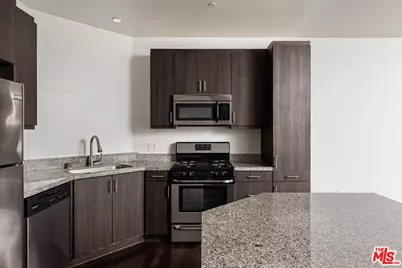 1408 W Washington Blvd #207, Los Angeles, CA 90007 - Photo 1