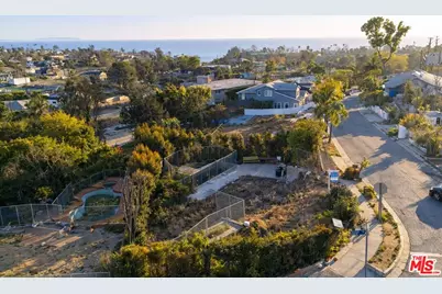 854 Las Lomas Ave, Pacific Palisades, CA 90272 - Photo 1
