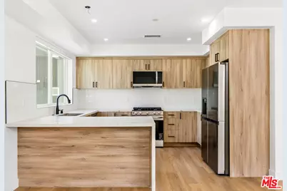 1614 S Sycamore Ave, Los Angeles, CA 90019 - Photo 1