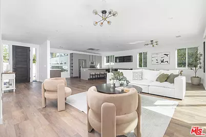 6146 Whitsett Ave, North Hollywood, CA 91606 - Photo 1