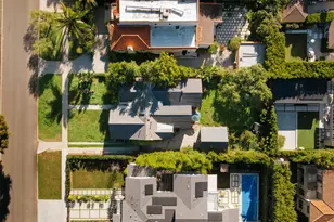 715 S Burlingame Ave, Los Angeles, CA 90049 - Photo 1