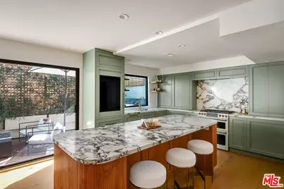 831 14th St #3, Santa Monica, CA 90403 - Photo 1