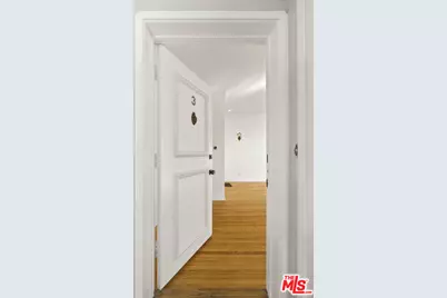 1326 Londonderry View Dr #3, Los Angeles, CA 90069 - Photo 1