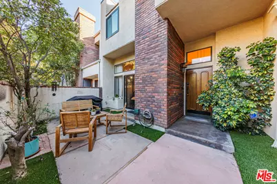 18731 Hatteras St #34, Tarzana, CA 91356 - Photo 1