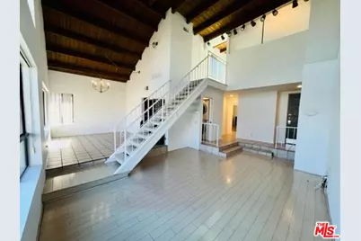 221 S Gale Dr #401, Beverly Hills, CA 90211 - Photo 1