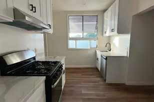 1030 S Fairfax Ave, Los Angeles, CA 90019 - Photo 1