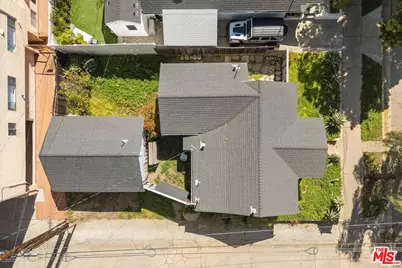 1116 S Barrington Ave, Los Angeles, CA 90049 - Photo 1