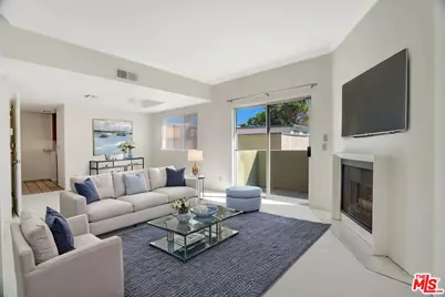 10926 Moorpark St #13, North Hollywood, CA 91602 - Photo 1