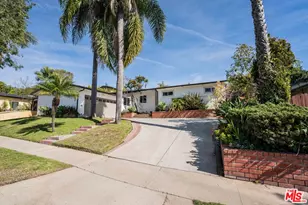 5552 S Corning Ave, Los Angeles, CA 90056 - Photo 1