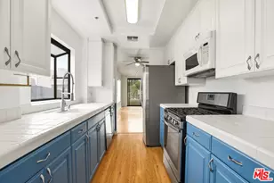 1059 S Sherbourne Dr, Los Angeles, CA 90035 - Photo 1
