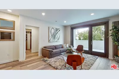 1070 S Bedford St #304, Los Angeles, CA 90035 - Photo 1