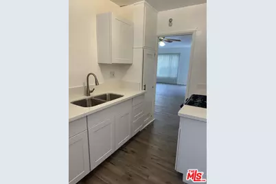 2560 Venice Blvd, Los Angeles, CA 90019 - Photo 1