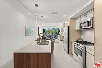 1257 N Sweetzer Ave #302, West Hollywood, CA 90069 - Photo 1