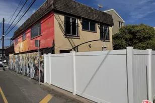 9 19th Ave, Venice, CA 90291 - Photo 1