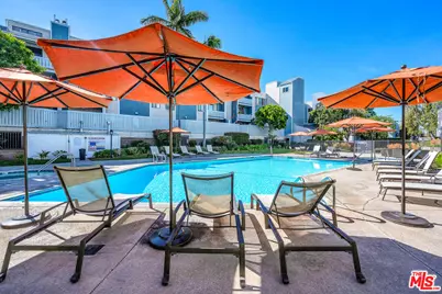 8162 Manitoba St #202, Playa del Rey, CA 90293 - Photo 1