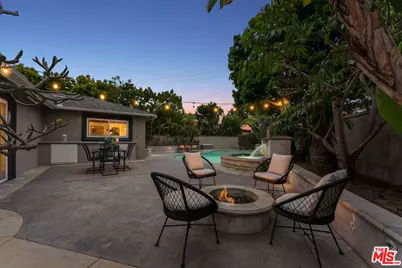 6304 W 79th St, Los Angeles, CA 90045 - Photo 1