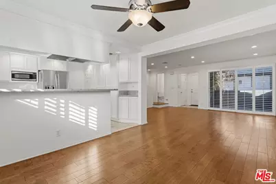 18550 Hatteras St #45, Tarzana, CA 91356 - Photo 1
