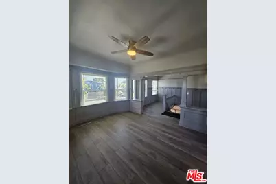 643 W 57th St #1/2, Los Angeles, CA 90037 - Photo 1