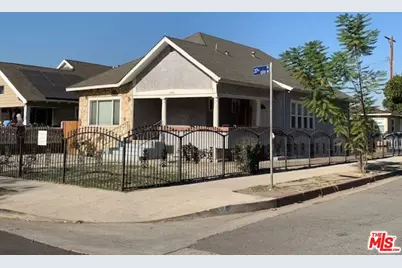 1305 W 37th Pl, Los Angeles, CA 90007 - Photo 1