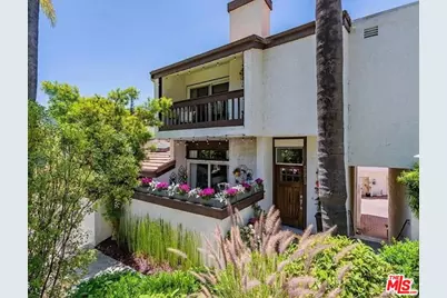 17213 Palisades Cir, Pacific Palisades, CA 90272 - Photo 1
