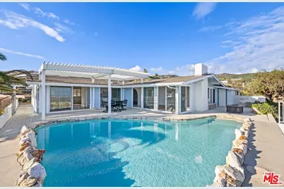 918 Glenhaven Dr, Pacific Palisades, CA 90272 - Photo 1