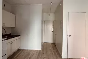 920 S Hobart Blvd, Los Angeles, CA 90006 - Photo 1