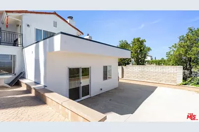 21727 Planewood Dr, Woodland Hills, CA 91364 - Photo 1