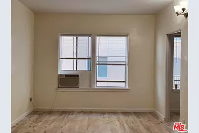 920 S S Hobart Blvd #409, Los Angeles, CA 90006 - Photo 1