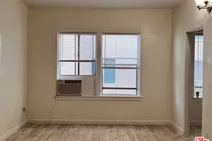 920 S S Hobart Blvd, Los Angeles, CA 90006 - Photo 1