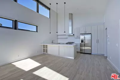 806 6th Ave #1, Venice, CA 90291 - Photo 1