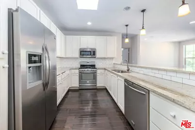 10639 Woodbridge St #303, Toluca Lake, CA 91602 - Photo 1