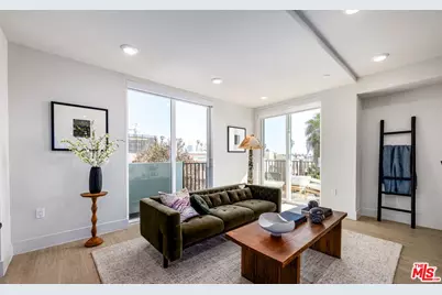 707 S Berendo St #204, Los Angeles, CA 90005 - Photo 1