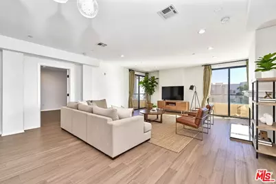 871 Crenshaw Blvd #305, Los Angeles, CA 90005 - Photo 1