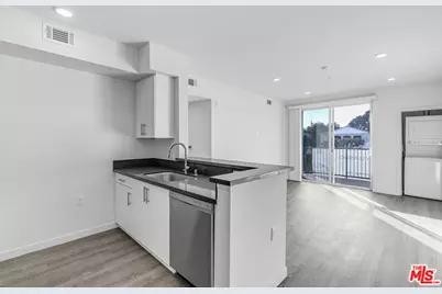 3518 Chesapeake Ave #301, Los Angeles, CA 90016 - Photo 1