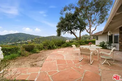935 Linda Flora Dr, Los Angeles, CA 90049 - Photo 1
