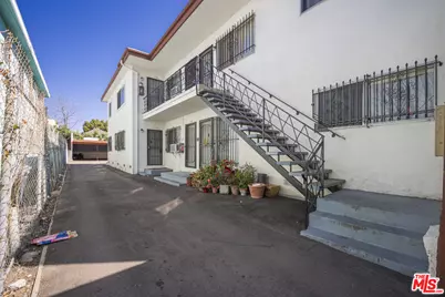 1204 S Hobart Blvd, Los Angeles, CA 90006 - Photo 1