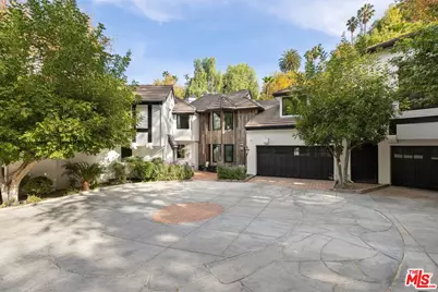 16881 Oak View Dr, Encino, CA 91436 - Photo 1