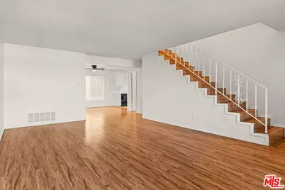 15540 Moorpark St #17, Encino, CA 91436 - Photo 1