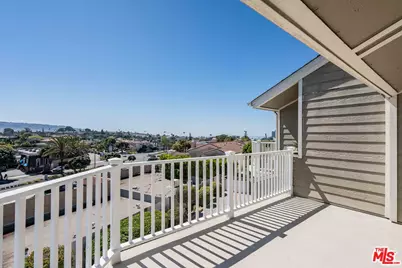 225 S Lucia Ave #C, Redondo Beach, CA 90277 - Photo 1