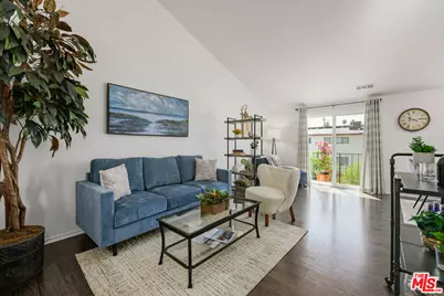 7439 Woodman Ave #25, Van Nuys, CA 91405 - Photo 1