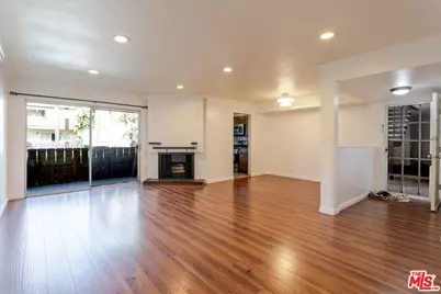 14990 Victory Blvd #103, Van Nuys, CA 91411 - Photo 1